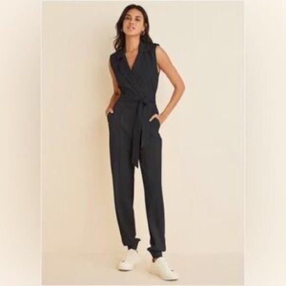 VENUS Pants - VENUS Black collared Tie-Waist Jumpsuit NWT SIZE MEDIUM